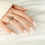 24 tk / komplekt Quick Nails Aurora &uuml;hev&auml;rvilised kunstnaelad kleebis kantav veekindel manik&uuml;&uuml;r viimistletud k&uuml;&uuml;ned