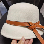 Hepburn Style 100% paks villane lambivarjum&uuml;ts &Otilde;rn moe s&otilde;lmega v&ouml;&ouml; as&uuml;mmeetriline tviidist silinder One Size valge