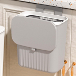 Kompostikast, rippuv kaanega pr&uuml;gikast, kraanikausi all oleva k&ouml;&ouml;gikapi uks, seinale kinnitatav pr&uuml;gikast