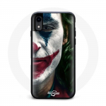 Iphone X &uuml;mbris naerab Jokkeri &uuml;le