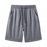 Meeste vabaaja l&uuml;hikesed p&uuml;ksid &uuml;hev&auml;rvilised, tugevdatud taskutega, tavaliistuvad l&uuml;hikesed p&uuml;ksid. L hall