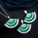 WWJ unikaalne sektorikujuline komplekt k&otilde;rvar&otilde;ngad kaelakee 2 tk ehted smaragdroheline