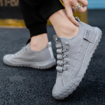 Suvised meeste hingavad j&auml;&auml;siidist riidest lauajalatsid Meeste vabaajajalatsid Fashion Trend Meeste kingad 39 hall v&auml;rv