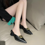 Vaba aja sussid Naiste lium&auml;ed Muulad Vabaaja kandilised k&otilde;rged kontsad Kingad Naine terava varbaga kett metallist kaunistus platvorm sussid 35 beež