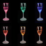 6 tk LED &scaron;ampanja fl&ouml;&ouml;t klaasid joogin&otilde;ud kingitused joogid vilkuvad kruusid vedel aktiveeritud kokteil