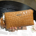 2025 Alligator V&auml;ike &otilde;lakott Naiste ehtsast nahast Crossbody kotid Imeilusad veisenahast &otilde;htused kotid naiste rahakoti jaoks must