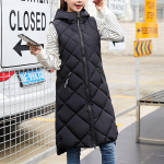 Naiste soojendusega kapuutsiga kerge tepitud vest avara t&otilde;mblukuga v&auml;listingimustes M must