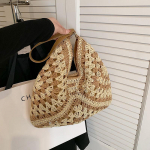 V&auml;rvikontrastsusega k&auml;sitsi kootud &otilde;lgedest suure mahutavusega vabaaja &otilde;lakott, moes popv&auml;rv, sobib h&auml;sti puhkuse veetmiseks