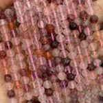 Looduslik roosa kvarts ja Super Seven maasikakristalli segap&auml;rlid DIY ehete jaoks 6mm, approx. 60 beads
