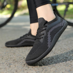 Uued unisex suuremate suuruste Flyknit laia varbaosaga paljajalu matkamissneakerid - Hingavad, libisemiskindlad, tasase tallaga. Size 37