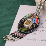 Etnilises stiilis Nepali ehted, nahast kaelakee, eksootiline disain, k&auml;sitsi kootud vintage B&ouml;&ouml;mi esemed