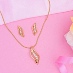 Estele 24-karaadise kullast ripatsiga kett ja k&otilde;rvar&otilde;ngad