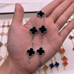 Boutique Neljak&auml;pa Ristikheina Viie &Otilde;iega K&auml;ev&otilde;ru 18K Kerge Luksus Ins Disain Mood Peen Mitmek&uuml;lgne Meeste ja Naiste Mudelid K&auml;ev&otilde;ru Boutique Bracelet