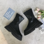 Naiste l&uuml;hikesed saapad, naiste 2024, uus paksu p&otilde;hjaga mood Briti stiilis mood vabaaja ratsu mootorrattasaapad, s&uuml;gistalv PU 35