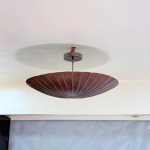 45,72 cm K&auml;sit&ouml;&ouml;na valmistatud messingist kuppel-lagi lamp Keskmise sajandi t&ouml;&ouml;stuslik rippvalgusti Dekoratiivne ese