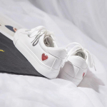 Love Little White Shoes Naiste Korea mitmek&uuml;lgsed &otilde;pilase vabaaja uisukingad Nahast libisemiskindlad lameda p&otilde;hjaga valged kingad 35 valge/punane