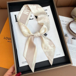 Retro siidist sall: Mitmek&uuml;lgne juuste-, peapael- ja kotiaksessuaar naistele 98x6 cm