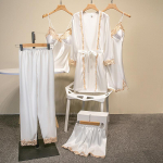 Siidsatiinist pidžaamakomplekt 5 pitsiga lapit&ouml;&ouml; naiste pidžaama komplekt topp l&uuml;hikesed p&uuml;ksid lahtine v&ouml;&ouml; naiste pidžaama kodur&otilde;ivad rinnapadjaga XL valge