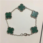 Boutique Neljak&auml;pa Ristikheina Viie &Otilde;iega K&auml;ev&otilde;ru 18K Kerge Luksus Ins Disain Mood Peen Mitmek&uuml;lgne Meeste ja Naiste Mudelid K&auml;ev&otilde;ru Boutique Bracelet