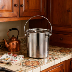 Airtight Stainless Steel Bucket with Handle And Buckle for Water Storage in Commercial Kitchens 24x25cm