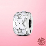 Klamber S925 h&otilde;bedane l&auml;bipaistev sillutusklamber, tsirkoonist helmed, sobivad k&auml;ev&otilde;rud, h&otilde;bedane 925 ehete valmistamine must