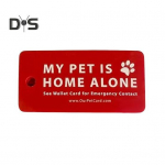 Lemmikloom on &uuml;ksi kodus v&otilde;tmehoidja Lemmiklooma turvahoiatuse v&otilde;tmesildi v&otilde;tmehoidja h&auml;daabikontaktiga rahakotikaart &otilde;ues ostlemiseks punane