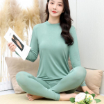 Naiste s&uuml;gisriiete komplekt: Modaalne Slim T-s&auml;rk, Kampsun, P&uuml;ksid, Termopesu ja Salendav &Uuml;likond. L (95-115 lbs)