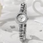 Uued k&auml;ekellad Naiste Luksuslik Mood Teemantk&auml;ev&otilde;ru Naiste Kleit Kell Rhinestone Gold V&auml;ike Kell Analoog Kvarts K&auml;ekell One Size h&otilde;be