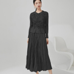 K&otilde;rgetasemeline naiste plisseeritud vabaajakomplekt: Pikkade varrukatega top ja salendav midi seelik, kahest osast koosnev komplekt Two-Piece Set: Top + Skirt must