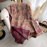 Imitatsioonka&scaron;miirsall, naiselikud lilled, s&uuml;gisel ja talvel paksendatud, k&uuml;lmakindel ja soe, suure &scaron;all-salliga. 185x65cm kaamel