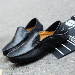 Meeste mokassiinid Itaalia Vabaaja Luksusbr&auml;nd Meeste Kingad Ehtne Nahk Mokassiinid Kerged Hingavad Slip-On Paadikingad 38 must