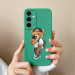 Telefoni &uuml;mbrise kaaned Samsung Galaxy S24 Ultra F15 S24+ A55 A15 M15 Cute Bear Multifilmi mustriga p&otilde;rutuskindel silikoonist pehme kvaliteetne kaitseraua Samsungile Samsung S24 Ultra