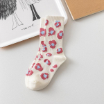 Charm Pink Fashion Cute Letter Love Strawberry Ins sukad Naiste sokid Keskmise pikkusega sukad valge
