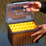 Kalastustarvete karp suur mitme sektsiooniga vastupidav eemaldatavate vaheseintega drenaažiaukudega Style B