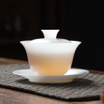 Valge Portselanist &Otilde;hukese Kehaosaga Gaiwan