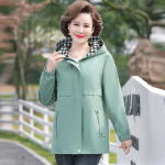 Kevadine jope Keskealine l&uuml;hike jope Keskealistele ja eakatele naistele Kevadine ja s&uuml;gisene tuulejope Moodne temperament top XXXXXL roheline