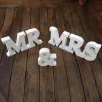 MR MRS puidust kirjad pulmakaunistus kingitus rekvisiidid lauakaunistuseks One Size valge
