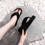 Kingad Naiste pl&auml;tud Naiste sussid Suvine mood Korea versioon Ranna k&otilde;rge kontsaga platvormsandaalidest 36 must