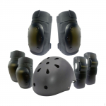 Lastele m&otilde;eldud kaitsevarustuse komplekt reguleeritav kiiver Mugav l&ouml;&ouml;gikindel p&otilde;lvekaitsmed peopesa kaitsmed XS must