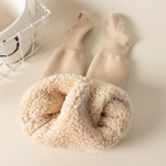 Mugavad ja soojad polsterdatud sukkp&uuml;ksid t&uuml;drukutele &ndash; paksud elastsed talvesukad &otilde;uetegevusteks S(1-3Y) aprikoosi