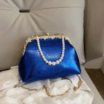 Luksuslikud &otilde;lakotid naistele French Minority Golden Crossbody kotid Pearl Chain Shell Clip V&auml;ike kott