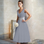 Naiste elegantne V-kaelusega varrukateta v&ouml;&ouml;koht. Line Swing Slim Fit s&auml;&auml;re keskele ulatuv pulmakleit XL hall