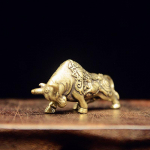 Messingist Lucky H&auml;rjav&otilde;itluse kuju Kodukaunistus Kaunistused Vask Loom K&auml;&auml;buskujuke Tooge rikkust Kontori lauakaunistused K&auml;sit&ouml;&ouml;