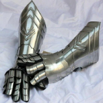 Keskaegsed Knight Gauntlets Funktsionaalsed soomuskindad t&auml;iskasvanutele m&otilde;eldud nahast terasest