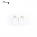 Alisouy 2PCS 6-10mm U-kujuline klaasist k&otilde;rvaklamber Kaal pistikud venituslaiendustunnelid koonused m&otilde;&otilde;dud K&otilde;rvar&otilde;ngad augustavad ehted 6mm valge