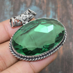Kroomdiopsiidi v&auml;&auml;riskivi massiivne 925 sterlingh&otilde;be k&auml;sitsi valmistatud imeline ehtepael 1.58 Inches roheline