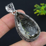 Looduslik Must Rutiil Kivist K&auml;sit&ouml;&ouml;na Valmistatud 925 Sterling H&otilde;bedast Ripats 2,29 H2z73