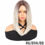 Keskmise lahknemisega l&uuml;hikesed sirged juuksed, v&auml;rvitud peapael naiste paruka kiust kuumakindel parukas, kandmine loomulik, lihtne ja mugav