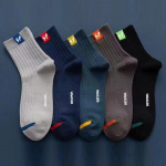 3 paari Mood meeste spordisokid vabaaja sokid Kodusokid Hingavad ja mugavad puuvillased sokid 3 Pairs must