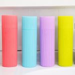 Kaasaskantav triibuline hambaharjahoidja hambapasta r&auml;tikukarp reisimiseks &otilde;ues matkamiseks matkamiseks hambaharja tass punane